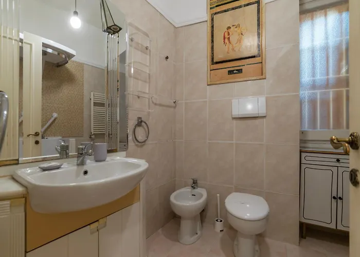Guesthost - Piazza Navona Elegant Apartment *